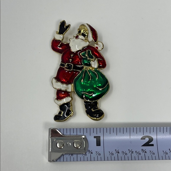 VINTAGE BROOCHES AND BOX BUNDLE OF 6 CAT HORSE AIRPLANE SANTA CROSS GOLD SILVER - Picture 10 of 16